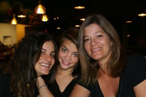 Julie & her daughters. I have yet to meet Elexa (left), who's currently in California. 